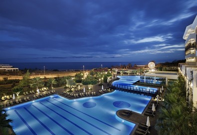 Почивка в Турция с автобус! 7 нощувки на човек на база Ultra all inclusive в Alba Royal Hotel 5*, Анталия, Турска ривиера с организиран автобусен транспорт от София - Снимка