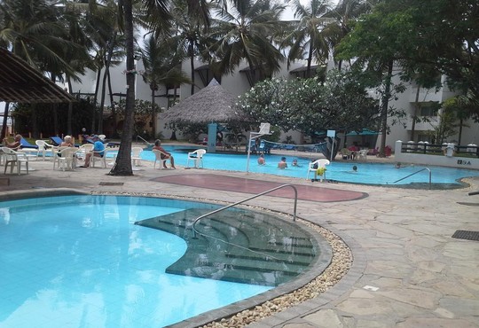 Bamburi Beach Resort - снимка - 7