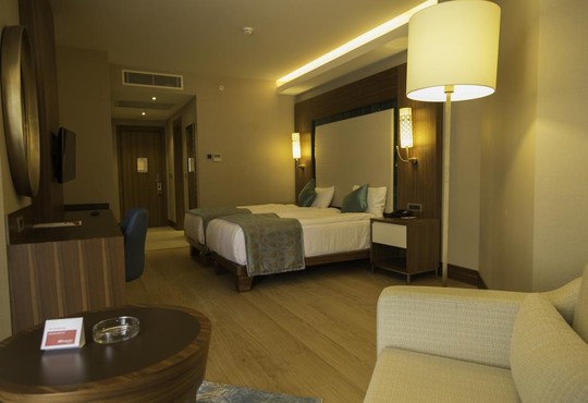 Ramada Hotel & Suites By Wyndham Kusadasi - снимка - 6