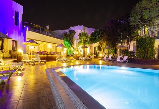 Flora Suites Hotel - снимка - 3