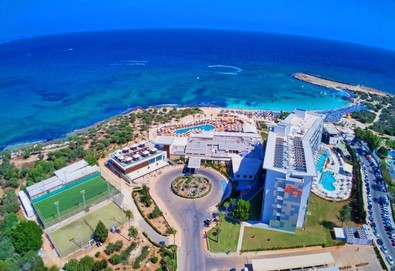 Самолетна почивка в Кипър! 7 нощувки на човек на база All inclusive в Asterias Beach Hotel 0*, Пнауа, Пукет с двупосочен чартърен полет от София - Снимка