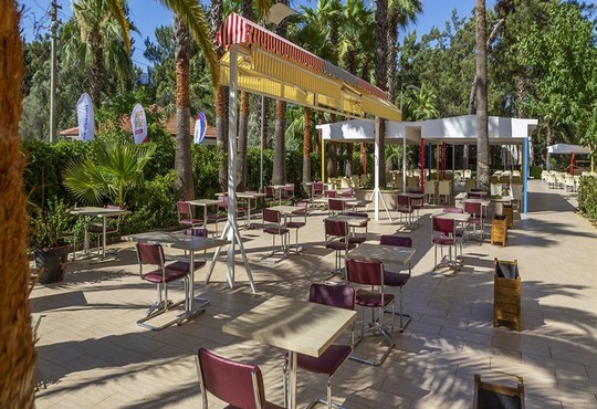 Smart Voxx Resort Hotel - снимка - 13