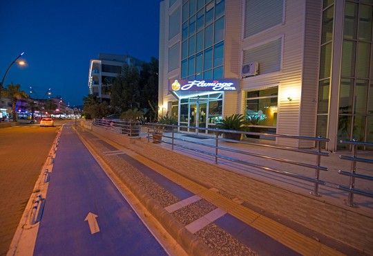 Flamingo Beach Hotel - снимка - 5