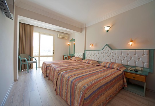 Flamingo Beach Hotel - снимка - 9