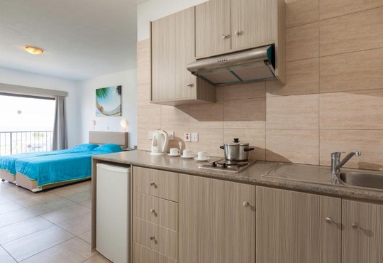 Penelope Beach Hotel & Apartments - снимка - 5