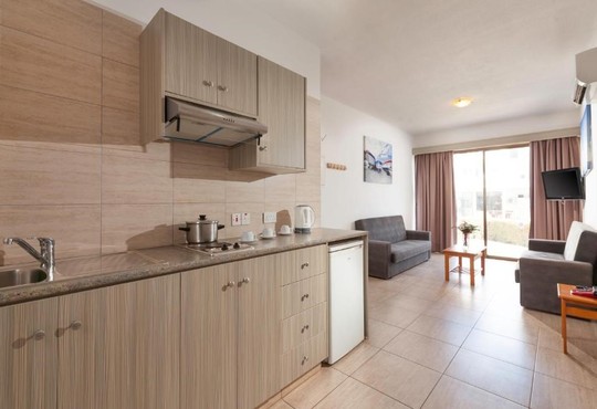 Penelope Beach Hotel & Apartments - снимка - 7