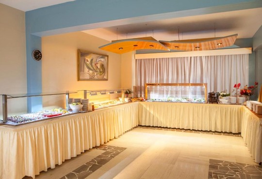 Penelope Beach Hotel & Apartments - снимка - 16