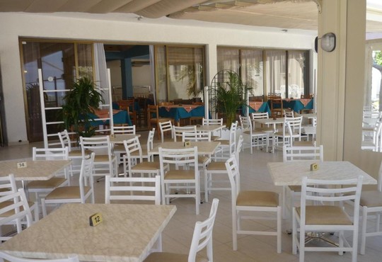 Penelope Beach Hotel & Apartments - снимка - 17