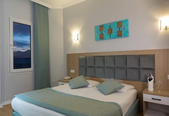 Adonis Hotel - снимка - 7