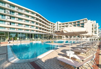 All-Inclusive на море в Хотел Феста Панорама 4*, Несебър! 1 нощувка, външен и вътрешен басейн, джакузи, фитнес, волейболно игрище, анимация за деца и възрастни, ОТСТЪПКИ ЗА РАННИ ЗАПИСВАНИЯ с 10% намаление – валидно за резервации направени до 31.03.2024г. - Снимка