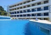 Морско лято в хотел Карнивал, к.к. Златни пясъци! Нощувка на база all inclusive light, външен басейн, детски басейн, чадър и шезлонг до басейна, безплатно дете до 1.99 г. - thumb 1