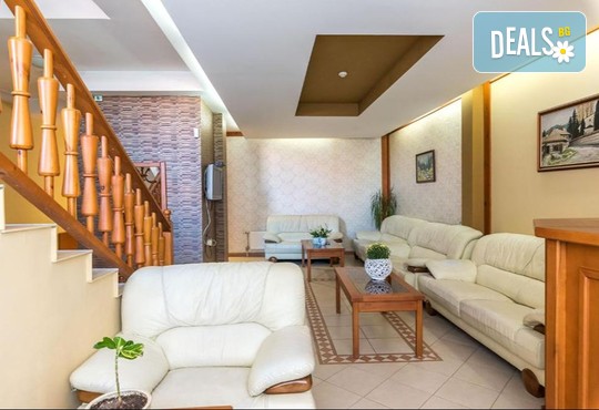 Семеен Хотел Лили 3* - снимка - 4