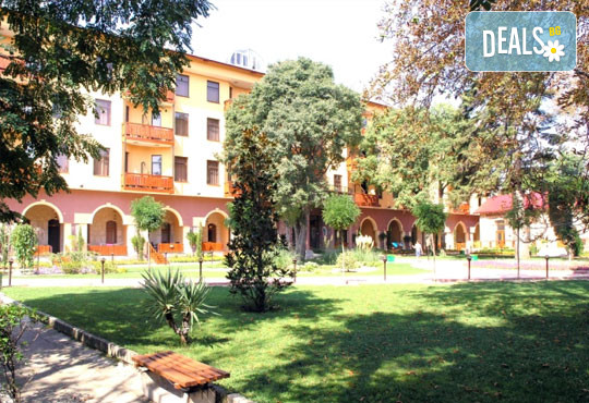 Хотел Естрея Палас 4* - снимка - 2