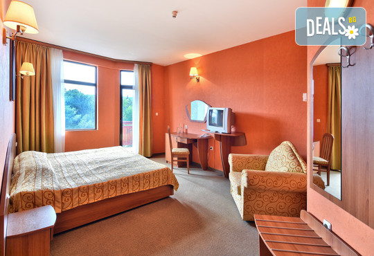 Хотел Естрея Палас 4* - снимка - 3