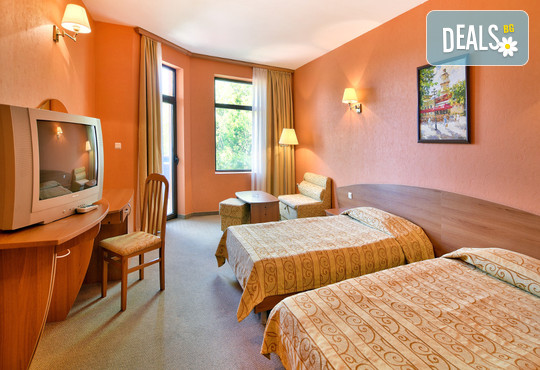 Хотел Естрея Палас 4* - снимка - 4