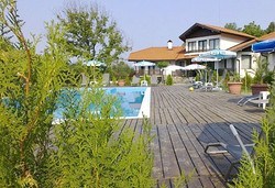 Къща за гости Пресслава Ризорт - Снимка