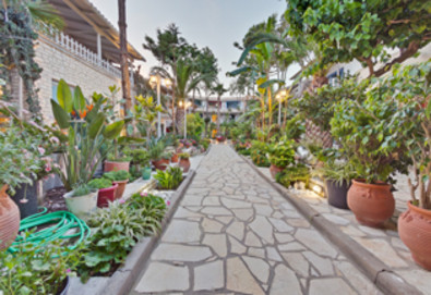 Нощувка на база Само стая,Закуска в Rouda Bay Beach Hotel 2*, Poros, Ionian Islands - Снимка