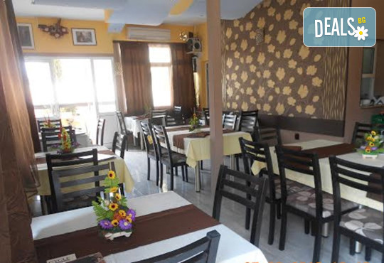 Семеен хотел Галактик 2* - снимка - 12