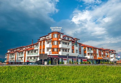 Лукс почивка през декември в Гранд Хотел Банско 5*! Нощувка на база 24/7 All Inclusive, ползване на релакс зона с вътрешен акватоничен басейн, арома сауна, парна баня и джакузи, безплатно за дете до 11.99г. - Снимка