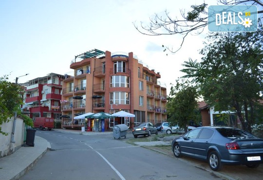 Хотел Денз - снимка - 9