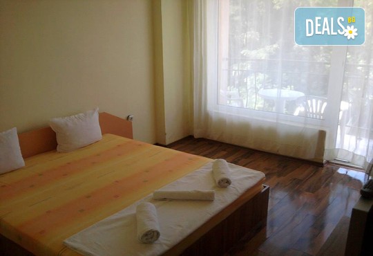 Хотел Денз - снимка - 15