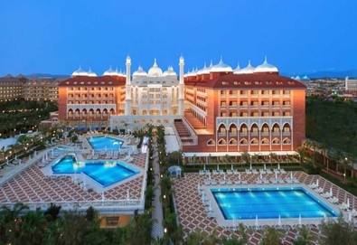 Самолетна почивка в Турция! 7 нощувки на човек на база Ultra all inclusive в Royal Taj Mahal Hotel 5*, Сиде, Турска ривиера с двупосочен чартърен полет​ от София - Снимка