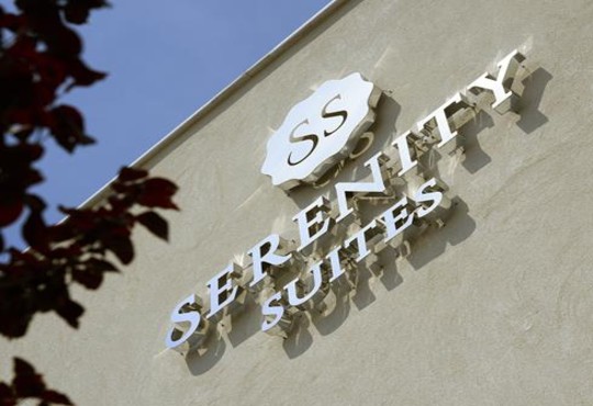 Serenity Suites 2* - снимка - 2