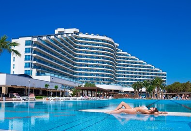 Почивка в Турция с автобус! 7 нощувки на човек на база Ultra all inclusive във Venosa Beach Resort Spa 5*, Анталия, Турска ривиера с организиран автобусен транспорт от Варна - Снимка