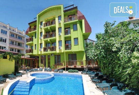 Коледа в хотел Грийн Хисаря!2 или 3 нощувки,закуска,вечеря,басейн, сауна,парна баня – снимка 2